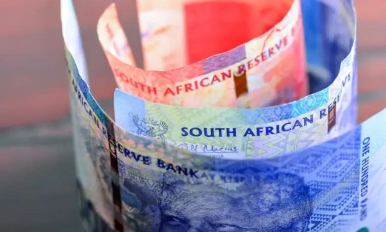 Government considering new ‘job seeking’ grant for South Africa